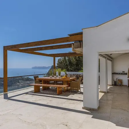 Ambolo Villa *